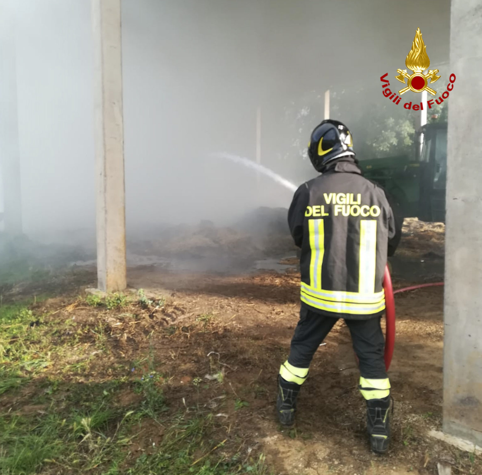 Incendio Nella Notte A Pian Del Lago Intervengono I Vigili Del Fuoco