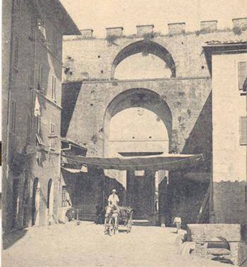 Il 30 maggio 1279 a Siena, nella contrada d’Ovile, si scatenò un terribile incendio che distrusse oltre trecento case