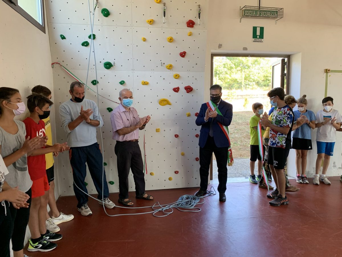 Monteriggioni inaugurata nuova parete di arrampicata alla Dante